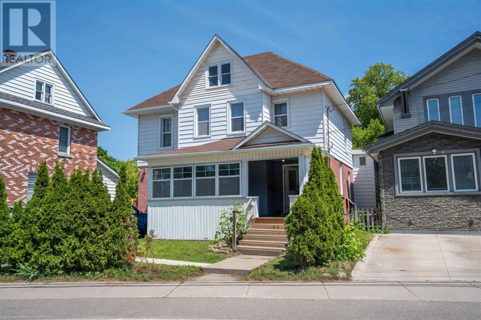 Photo de la propriété:  928 Queen St  ON P6A 2B9 