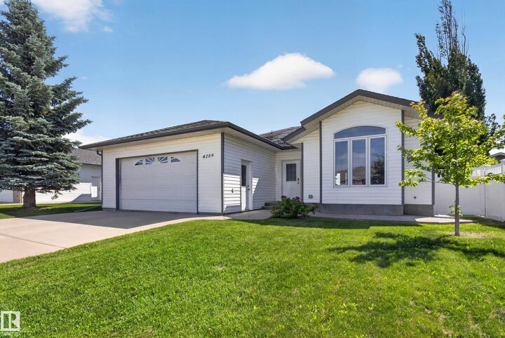 4209 46 Street — photo 1