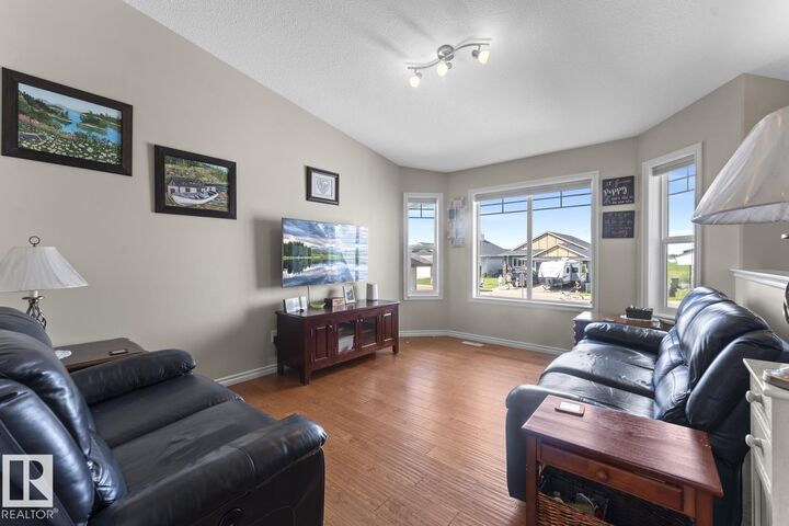 Property Photo:  3604 Beau Vista Boulevard  AB T9N 0A9 
