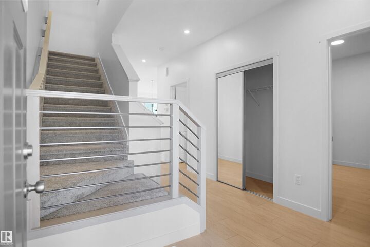 Property Photo:  940 17 Avenue NW  AB T6T 2N5 