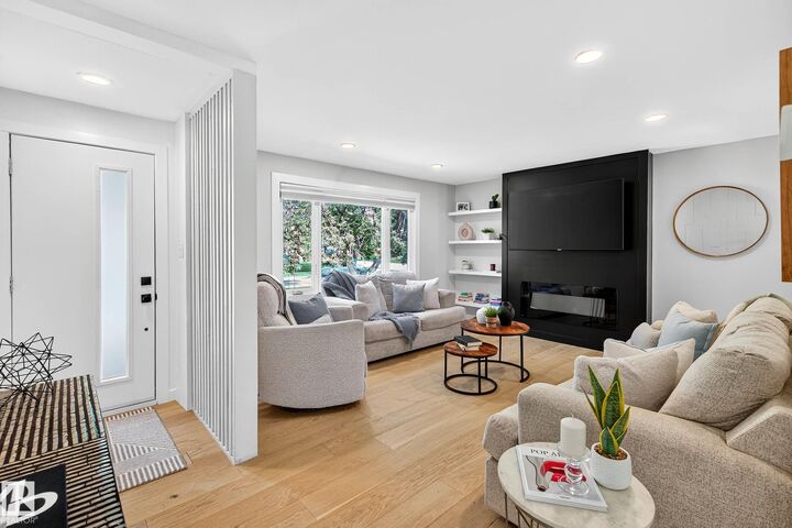 Property Photo:  10507 69 Avenue NW  AB T6H 2C5 