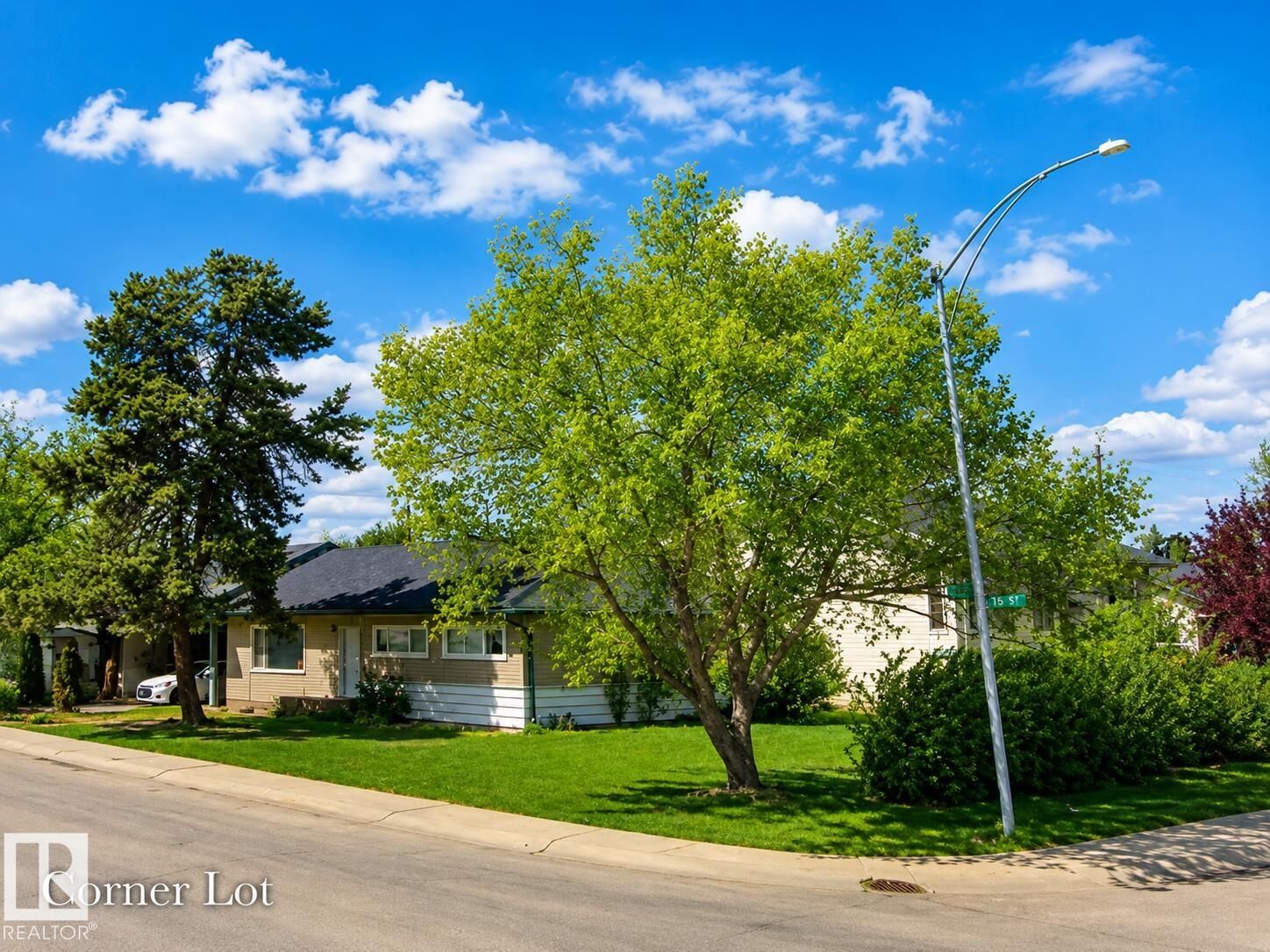 Property Photo:  13204 131A Avenue NW  AB T5L 3P2 