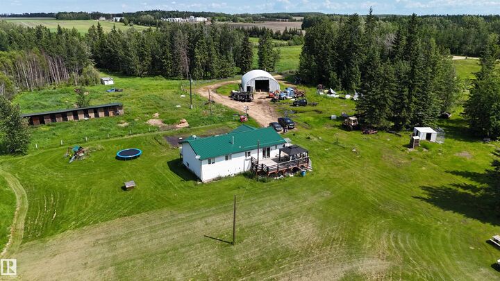 Property Photo: 674036 Rge Road 193 AB T0A 0M0
