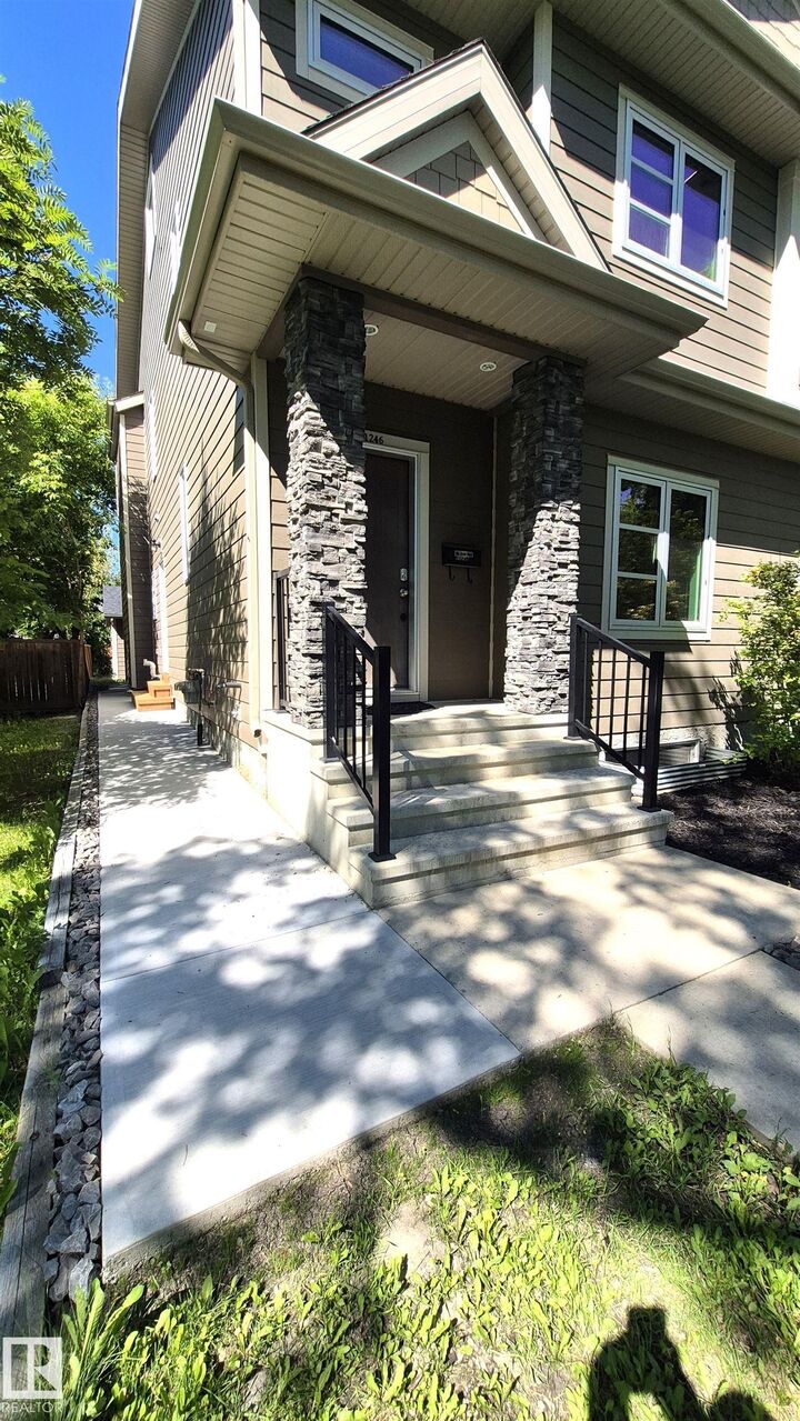 Property Photo:  11246 78 Avenue NW  AB T6G 0M7 