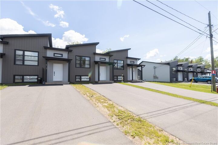 30 Beau Domaine Court — photo 1