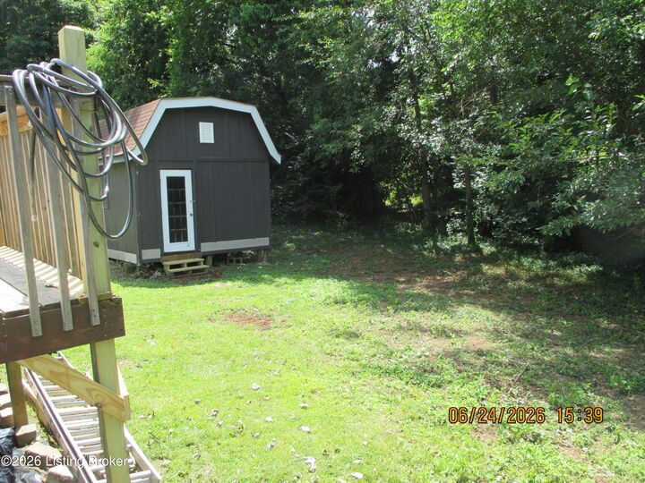 Property Photo: 5404 Windy Willow Dr KY 40241