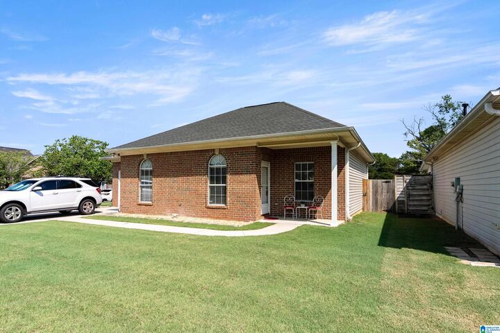 Property Photo: 8627 Cedar Springs Circle AL 35094