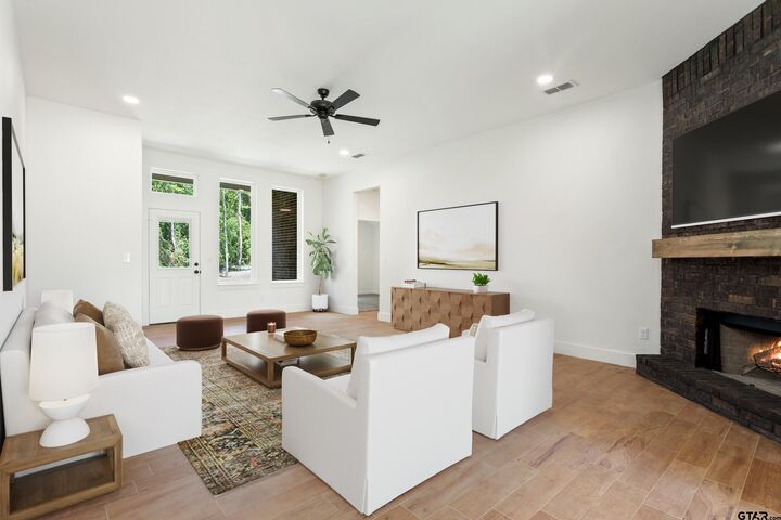 Property Photo: 16430 Crossing Circle TX 75771