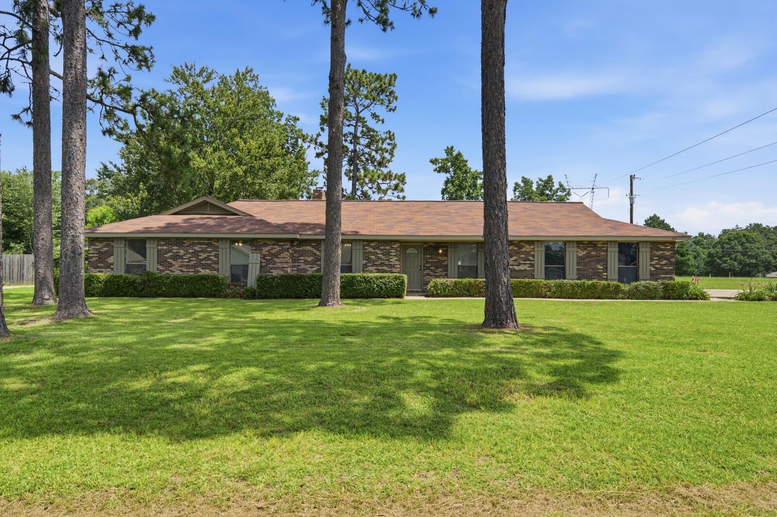 Property Photo:  103 Robin Hood Dr.  MS 39465 
