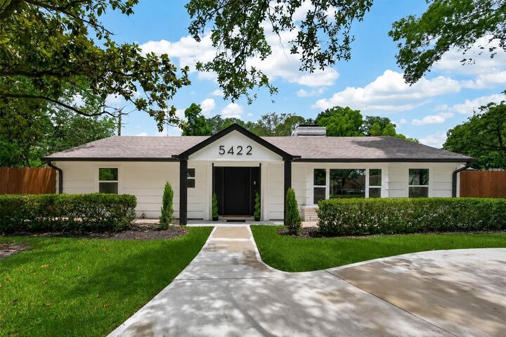 Property Photo: 5422 Valerie Street TX 77401