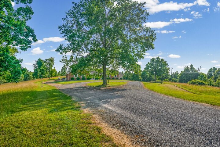 Property Photo:  20715 20715 Dawson Springs Rd  KY 42408 