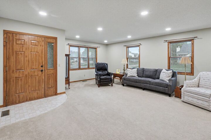 Property Photo: 416 E 15th Street IA 50219
