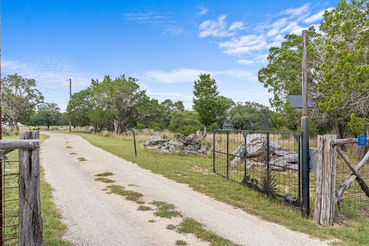 Property Photo:  320 Spicer Loop  TX 78028 