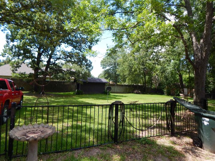 Property Photo:  517 Ronnette Dr.  TX 75703 