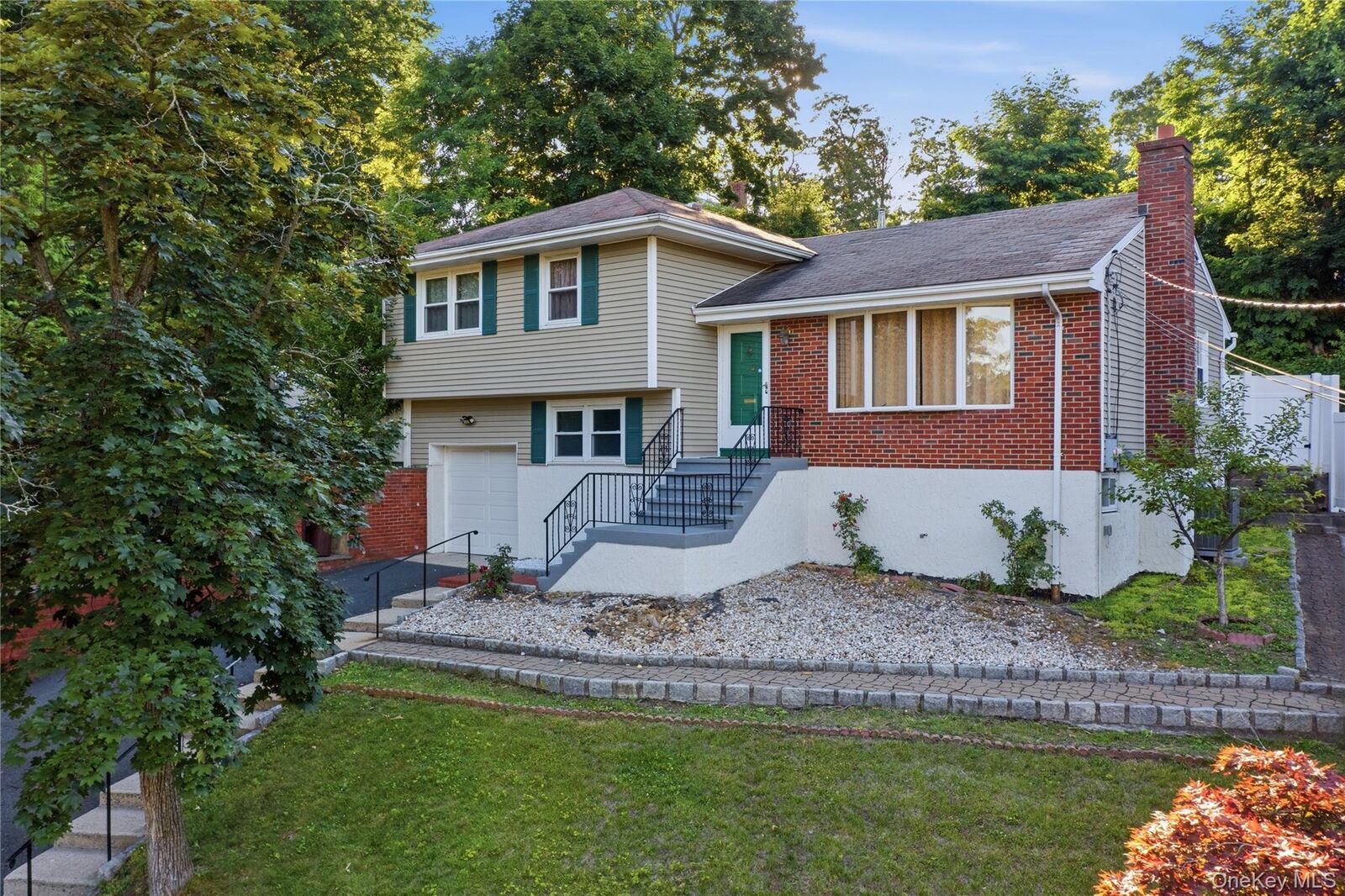 Property Photo:  3 Hardy Place  NY 10703 