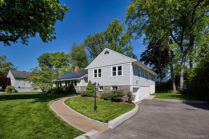 Property Photo:  304 Surrey Drive  NY 10804 