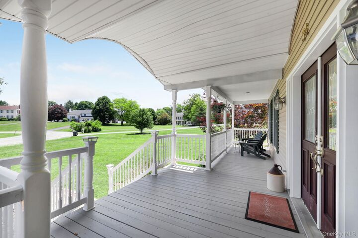 Property Photo:  34 Stapleton Court  NY 10940 