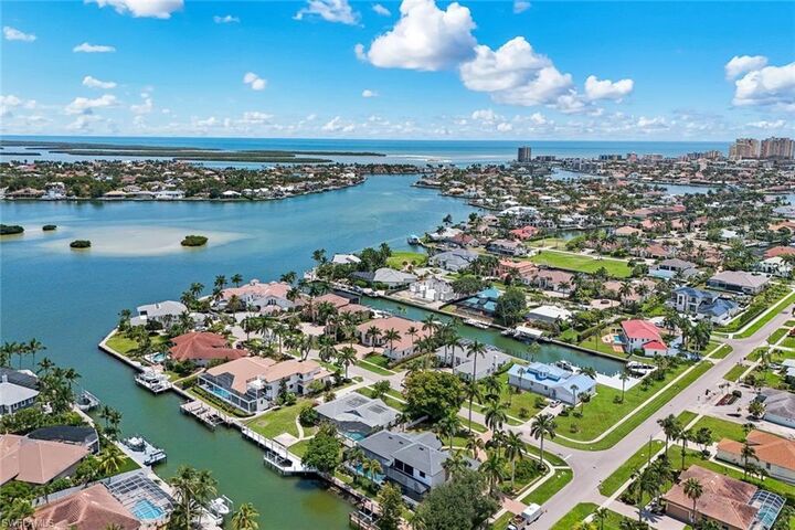 Property Photo:  511 Alameda Court  FL 34145 