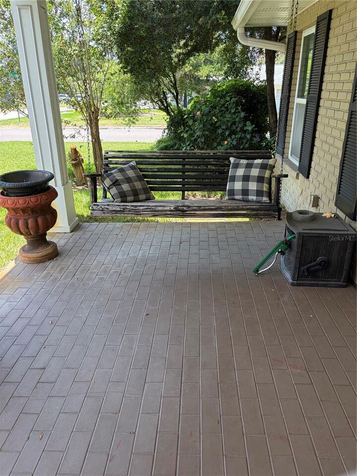Property Photo:  4121 W De Leon Street  FL 33609 