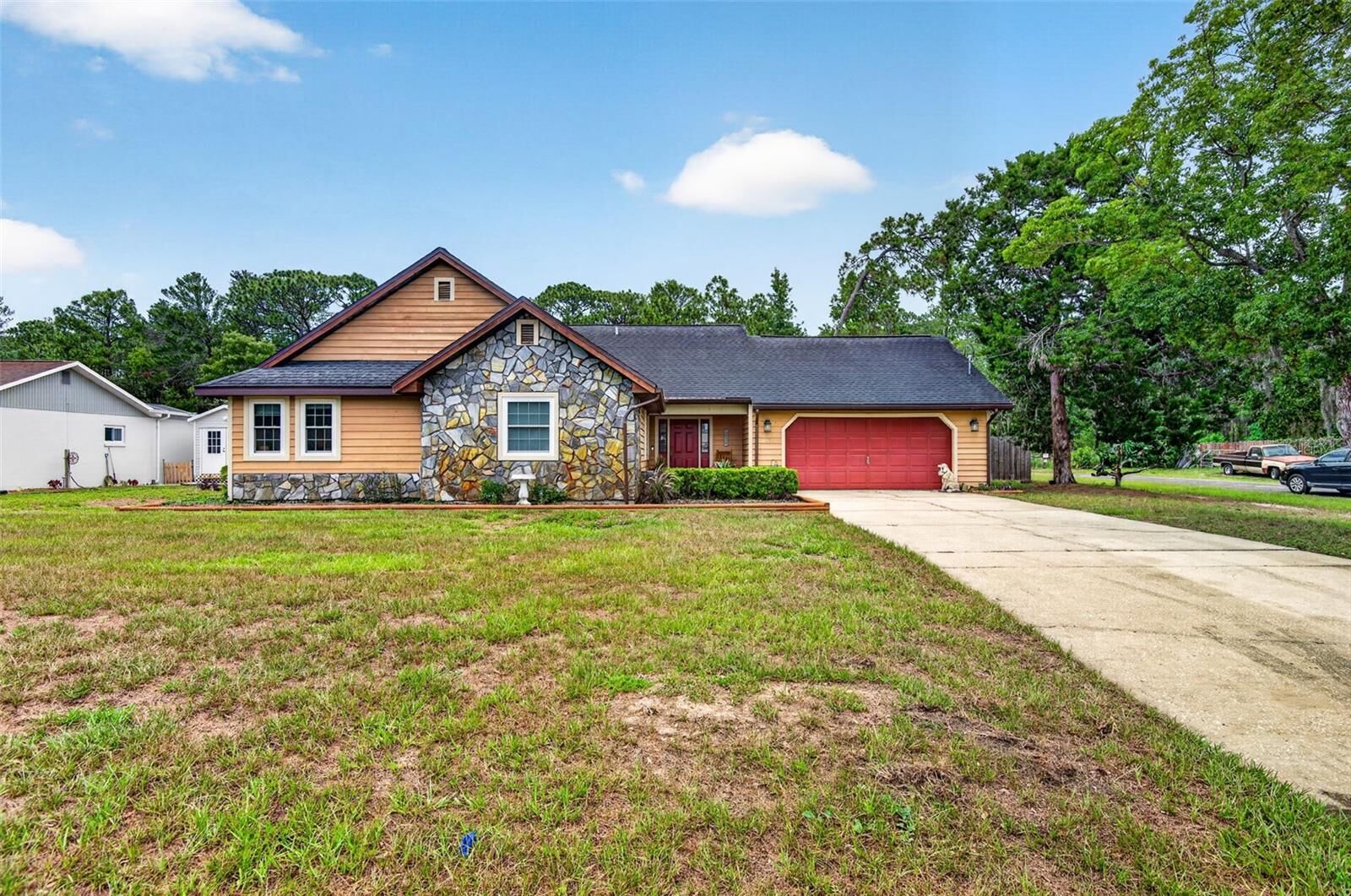 Property Photo:  11037 Gifford Dr  FL 34608 