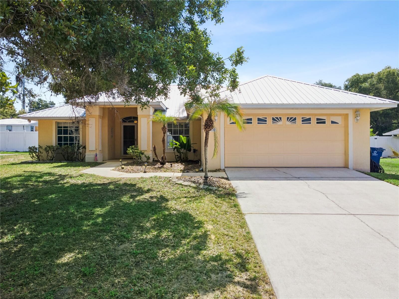 Property Photo:  2707 La Vista Drive  FL 33844 