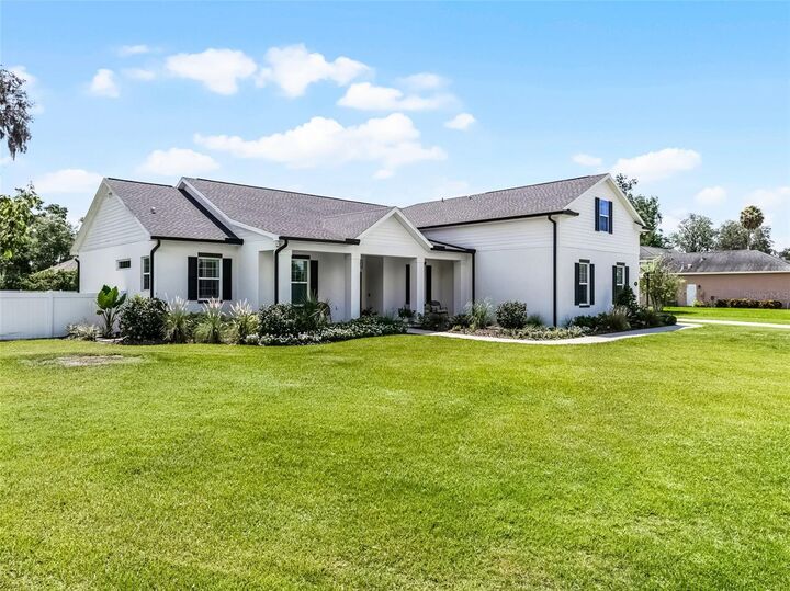 Property Photo: 926 John Cressler Drive FL 33584