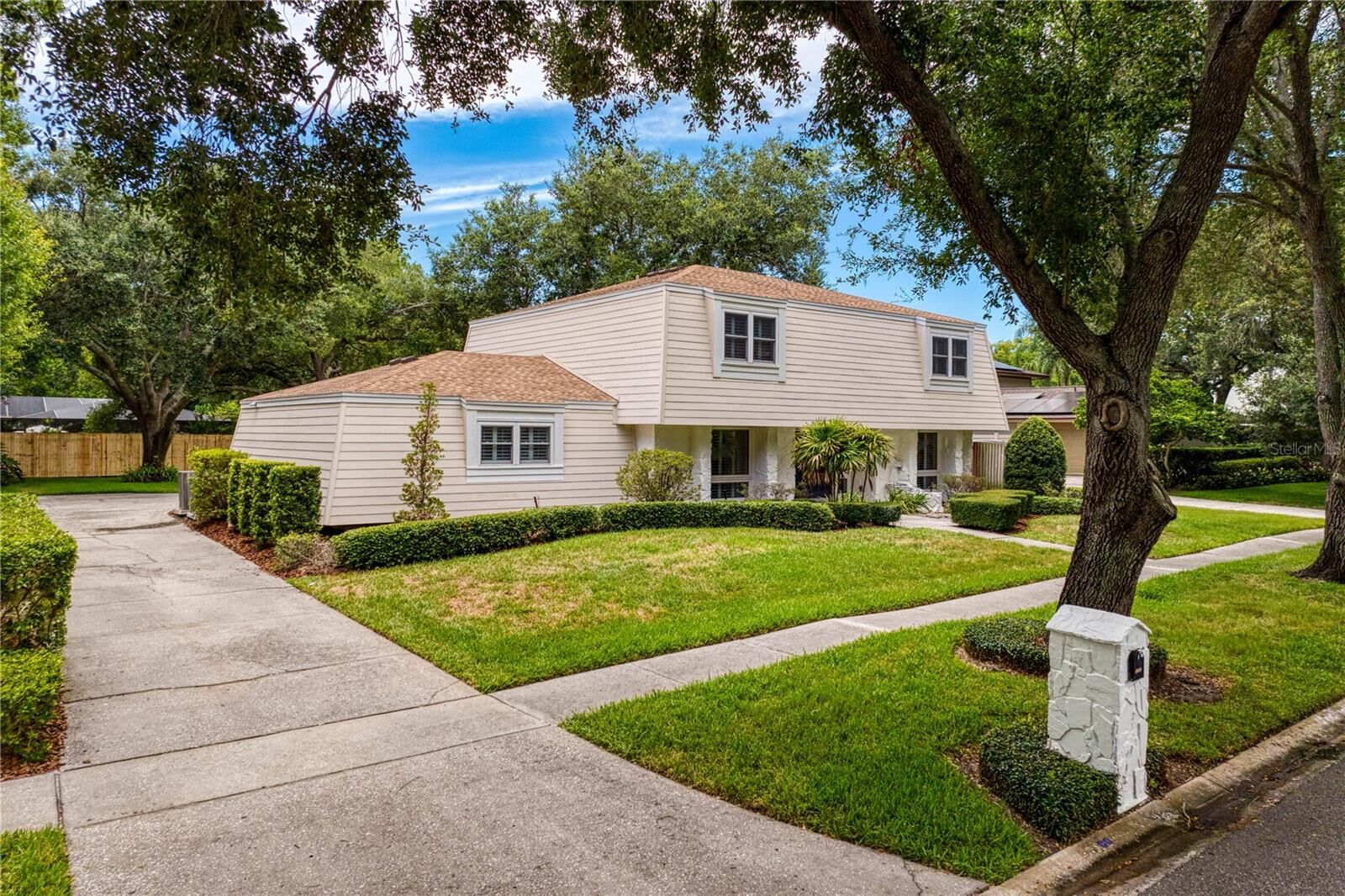 Property Photo:  13305 Golf Crest Circle  FL 33618 