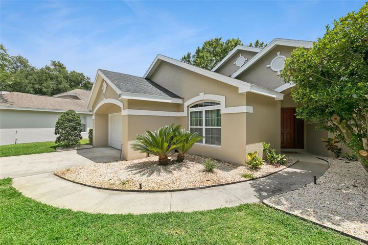 Property Photo:  877 Paddington Terrace  FL 32746 