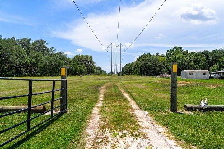 Property Photo: 5709 Luckasavage Road FL 33567