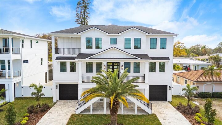 Property Photo: 220 90th Avenue NE FL 33702