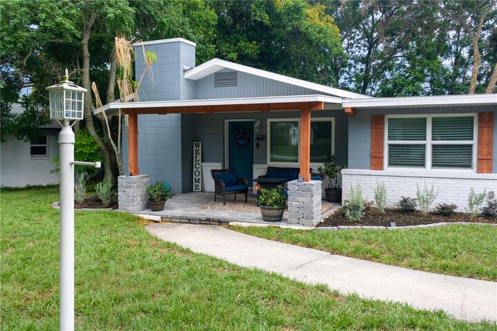 Property Photo: 1022 S Tower Lane FL 33853