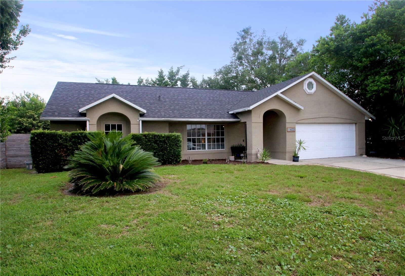 Property Photo:  423 Country Wood Circle  FL 32746 