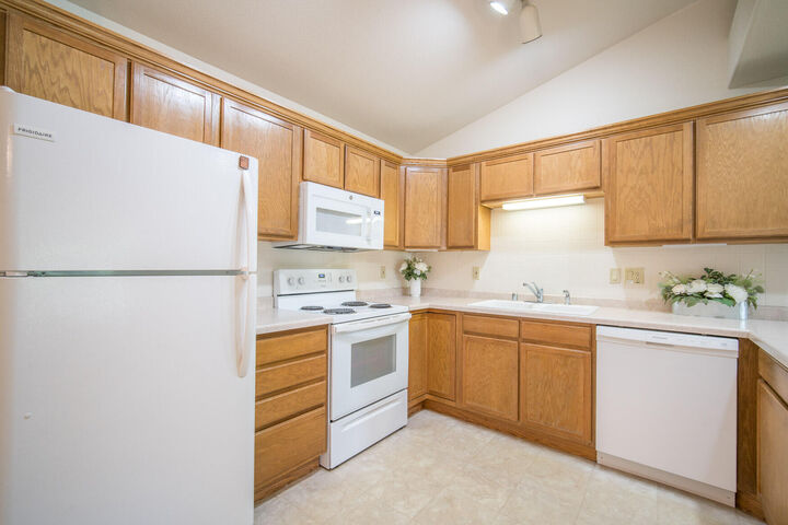 Property Photo:  1046 River Place Blvd  WI 53189 