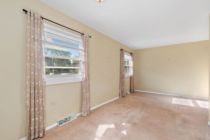 Property Photo: 315 E 2nd Street IL 60118