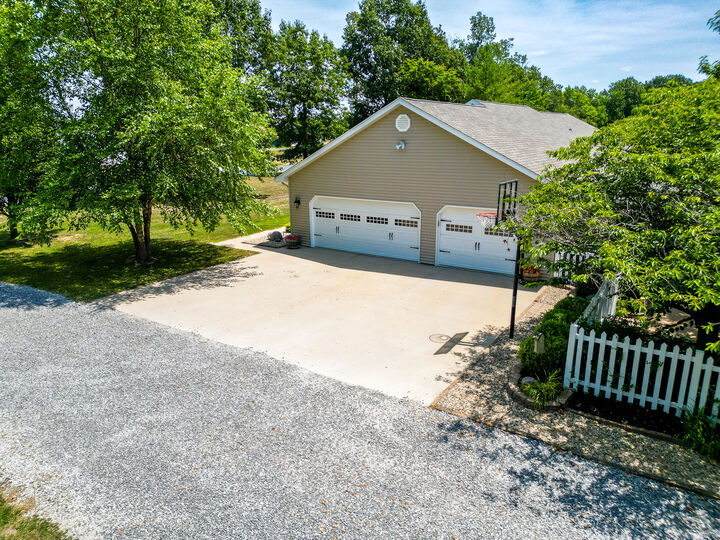 Property Photo: 923 Sycamore Road IL 62901