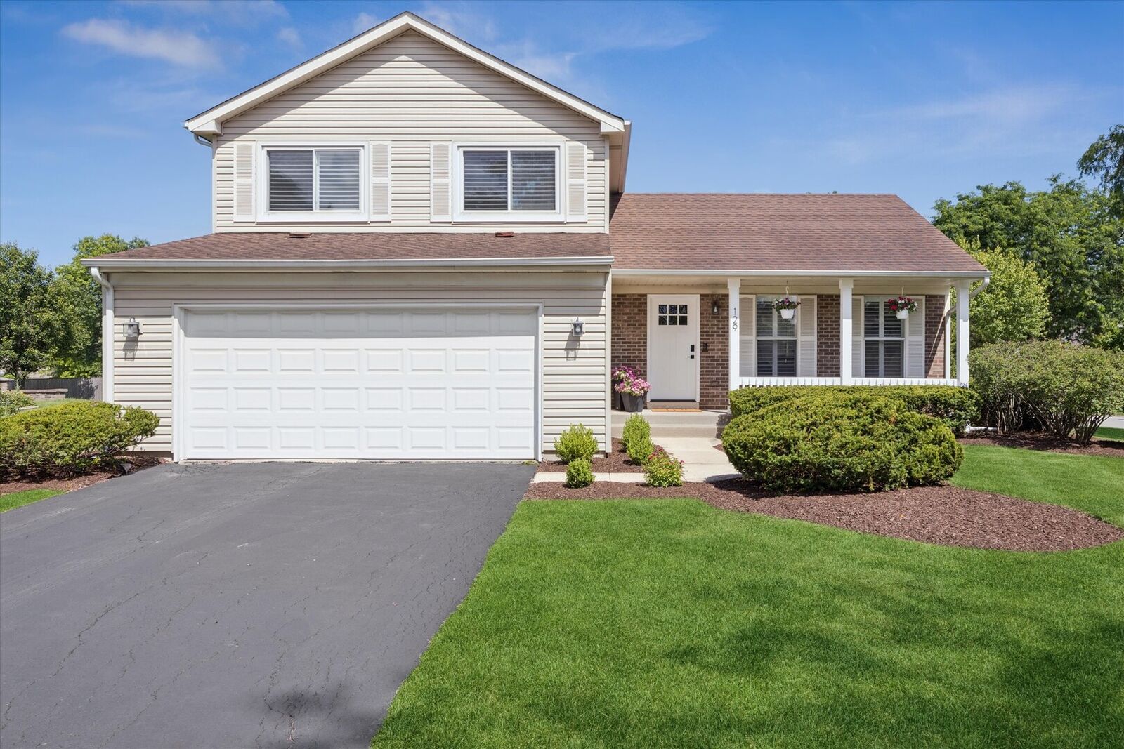 Property Photo: 129 Heath Place IL 60559
