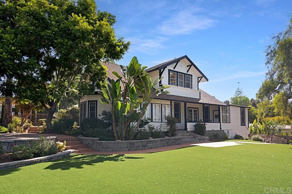 Property Photo:  210 S Vine Street  CA 92028 
