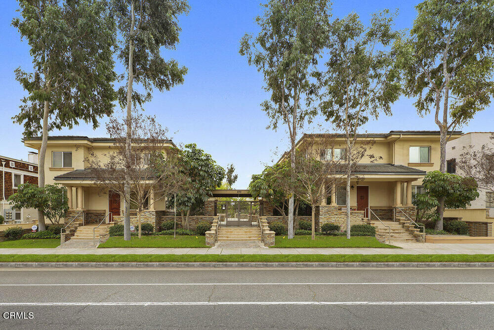 Property Photo:  270 E Glenarm Street 105  CA 91106 