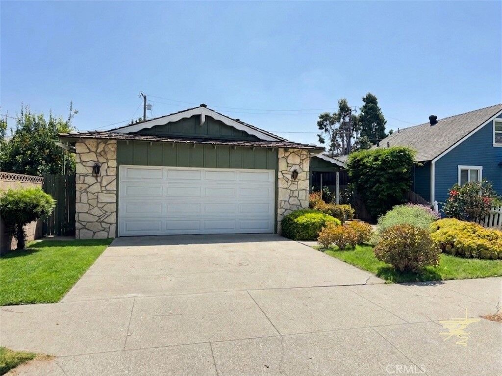 Property Photo:  5960 Gundry  CA 90805 