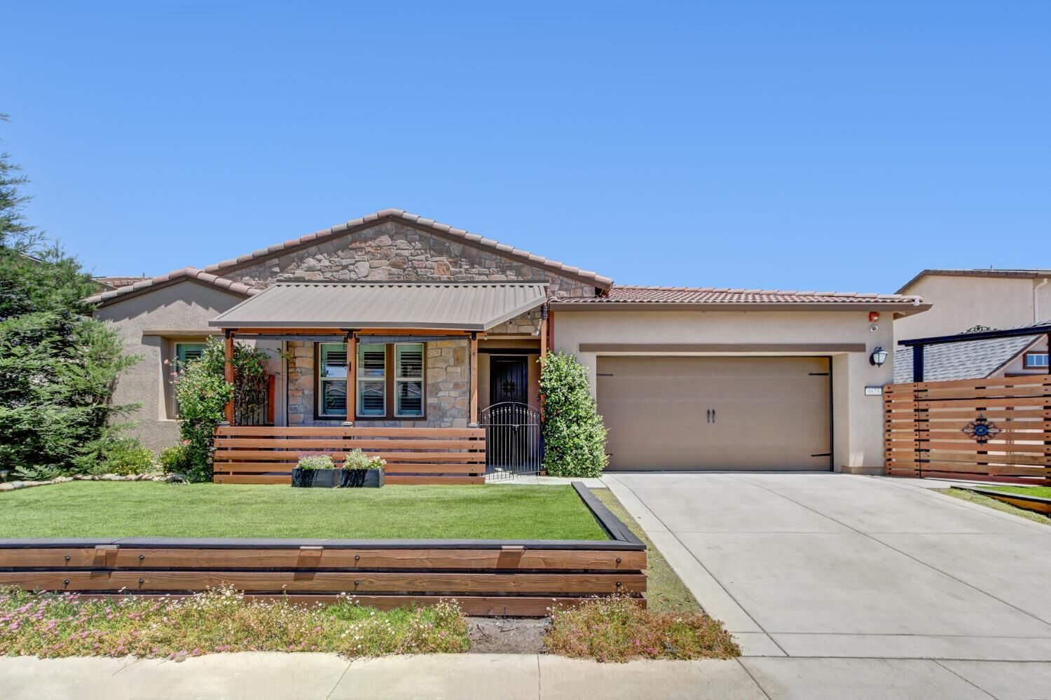 Property Photo:  9875 Clyde Ingalsbe Street  CA 95624 