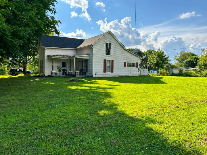 Property Photo:  340 Blue Door Rd  TN 37148 