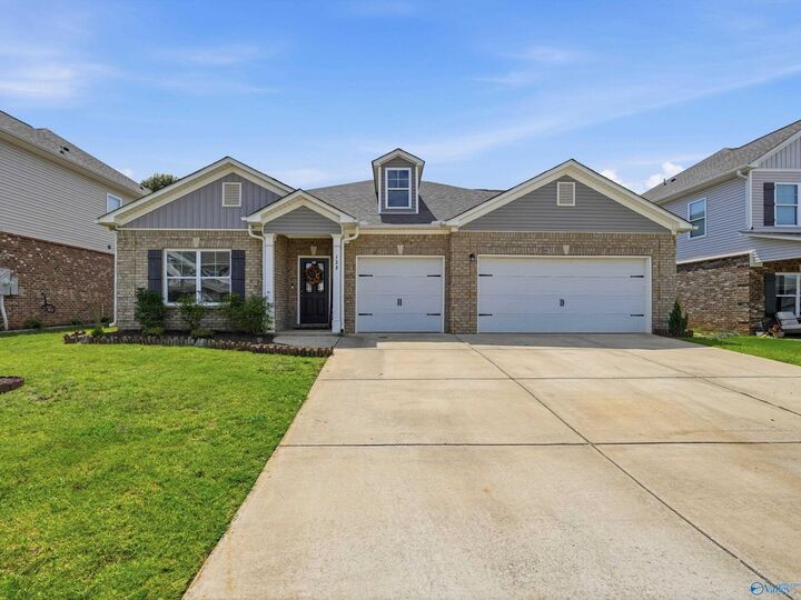 Property Photo: 122 Hutchinson Road AL 35756