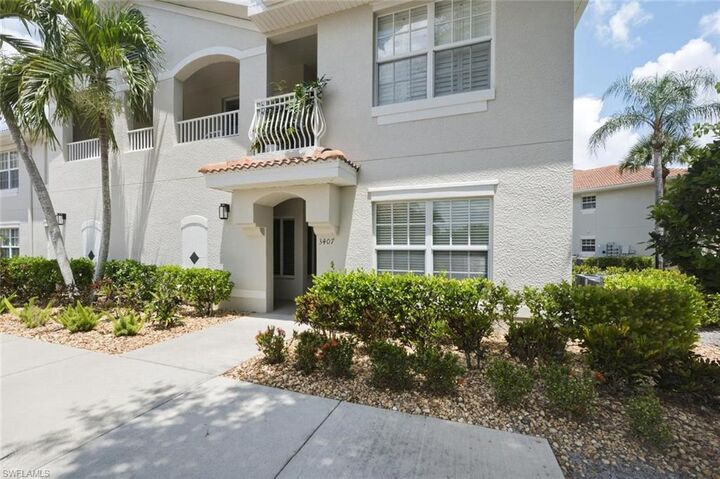 Property Photo:  3033 Driftwood Way 3407  FL 34109 