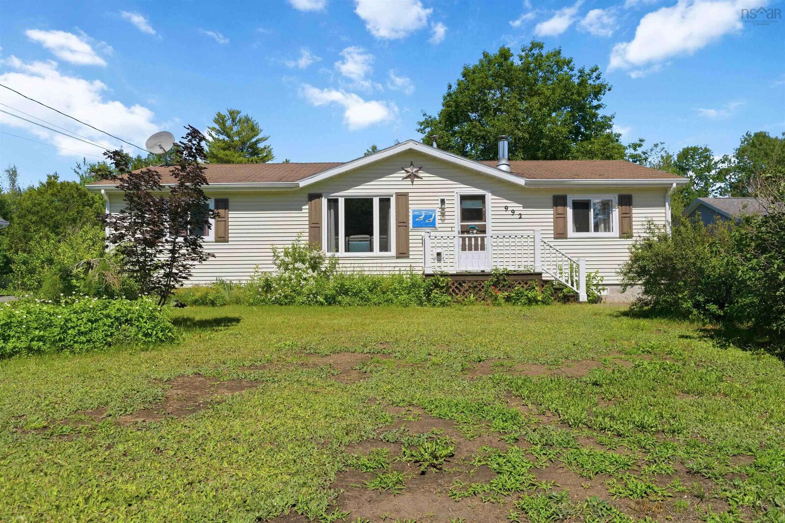 Property Photo:  992 Howe Avenue  NS B0P 1R0 