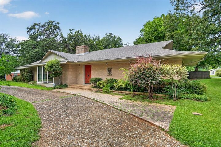Property Photo:  1911 Harrison Avenue  TX 75460 