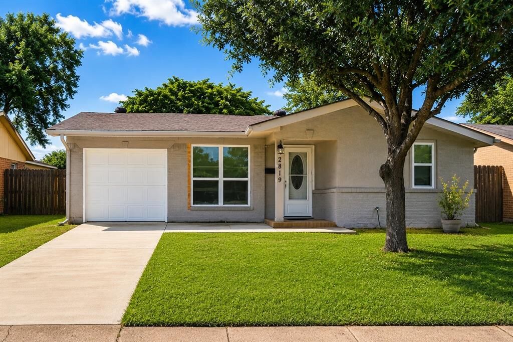 Property Photo:  2819 Cary Drive  TX 75150 