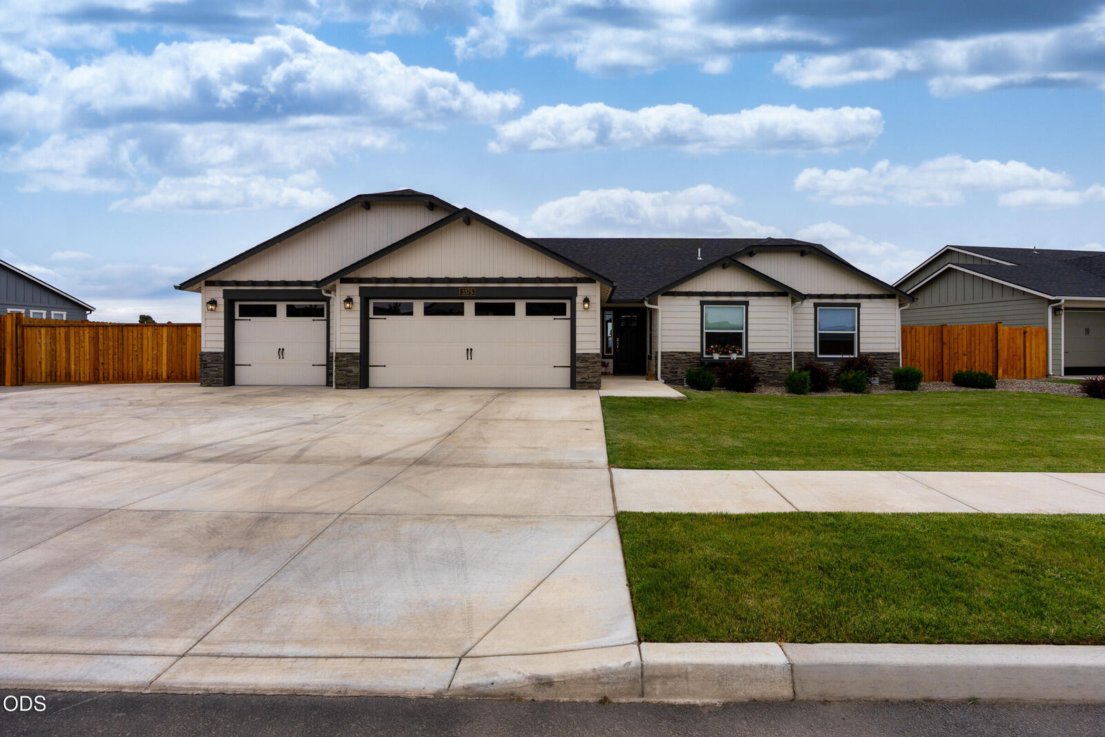 Property Photo: 3375 NW Canyon Drive OR 97756