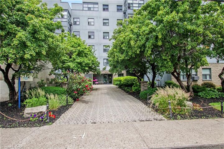 Property Photo: 175 Hunter Street E 401 ON L8N 4E7