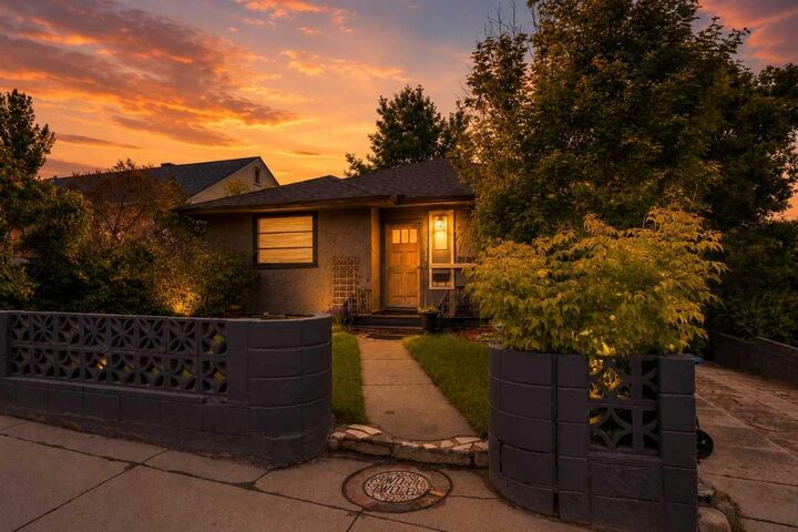 Property Photo: 2128 17 Avenue SW AB T2T 0G3