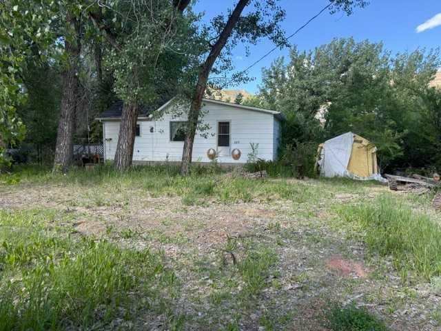 Property Photo:  155 7 Street  AB T0J 1B0 